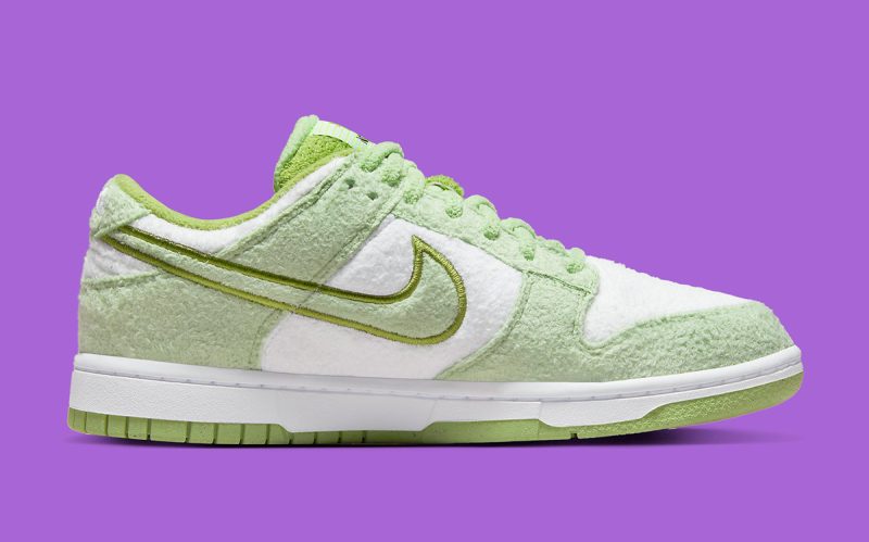 Nike Dunk Low SE WMNS ââFleece Greenââ - DQ7579-300 | Sneaker Style