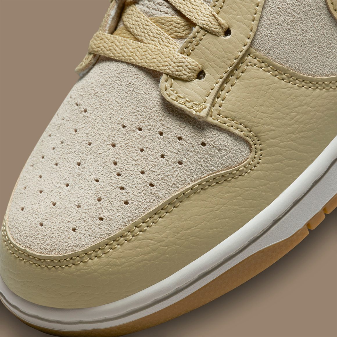 Nike Dunk Low ‘’Khaki Suede Gum’’ - DZ4513-200