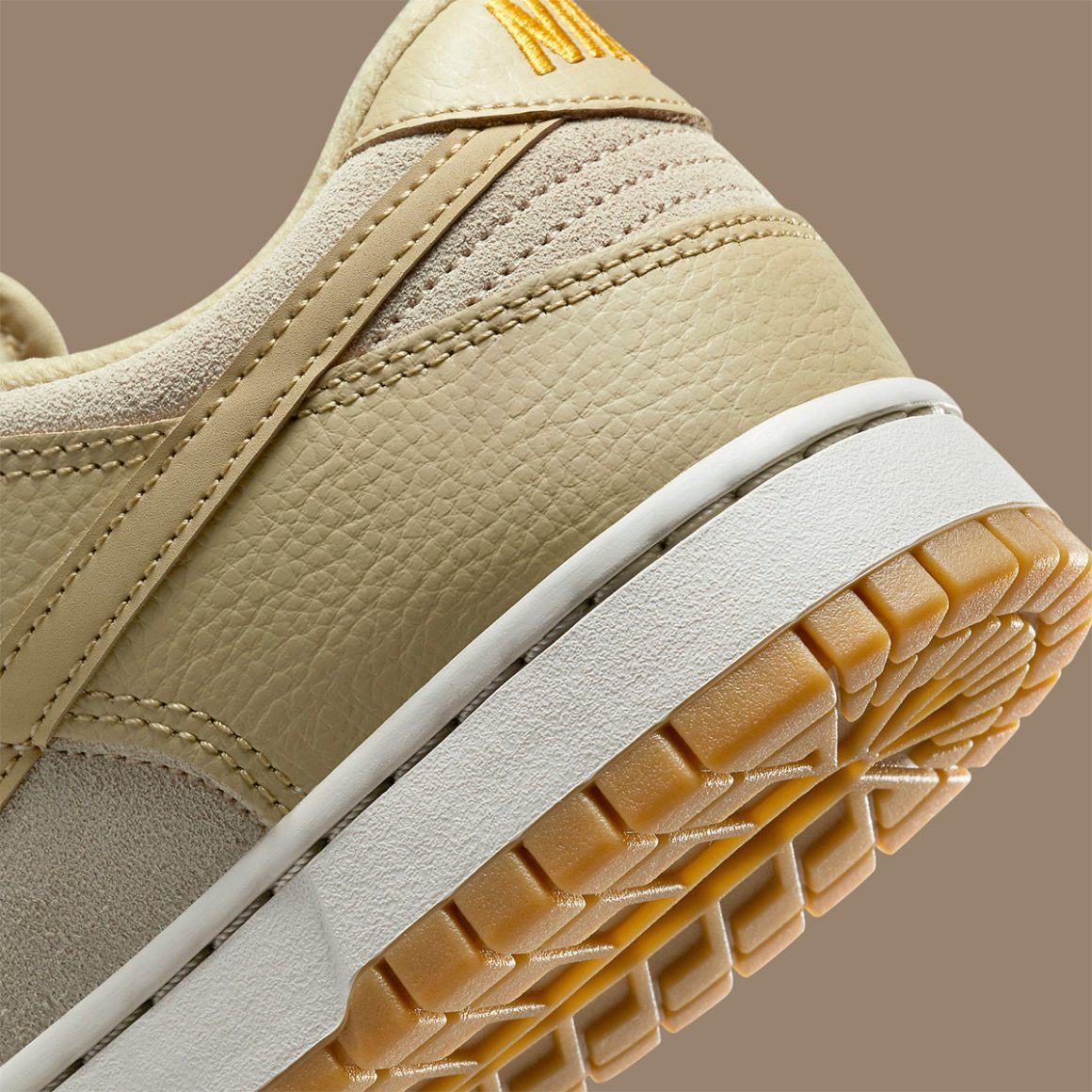 Nike Dunk Low ‘’Khaki Suede Gum’’ - DZ4513-200