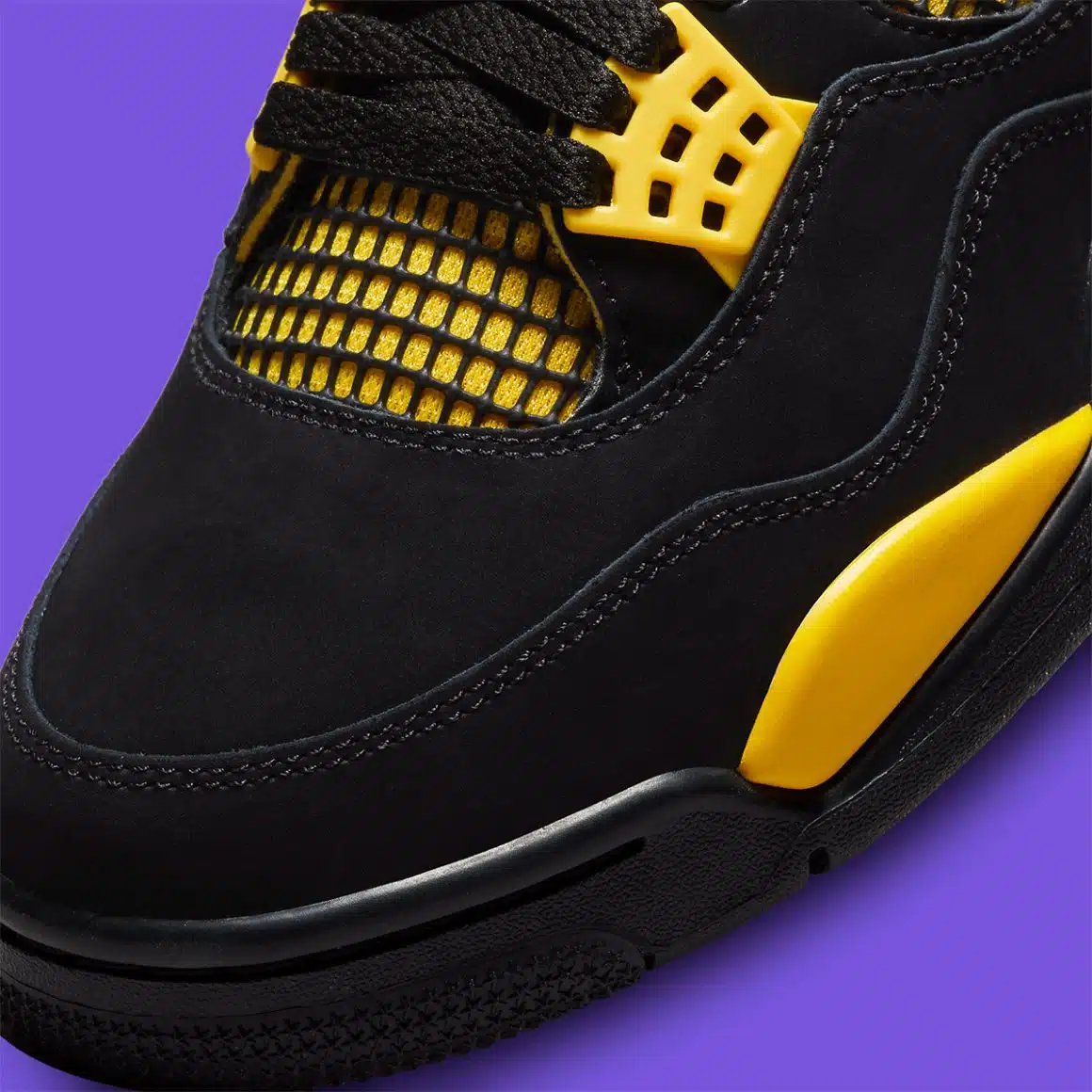 Air Jordan 4 Retro ‘’Thunder’’ - DH6927-017
