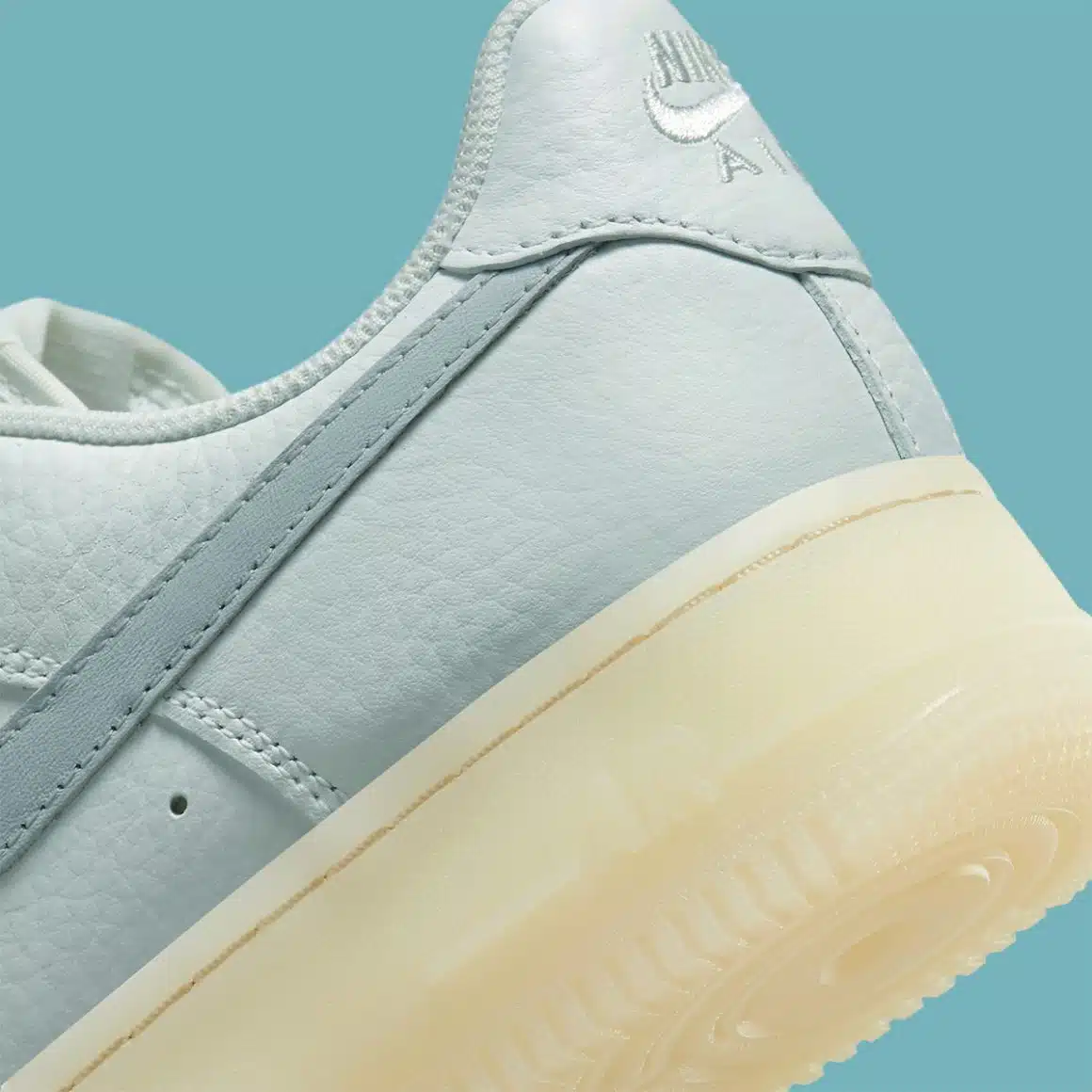 Nike Air Force 1 Low WMNS ‘’White and Pure Platinum’’ - FD0793-100