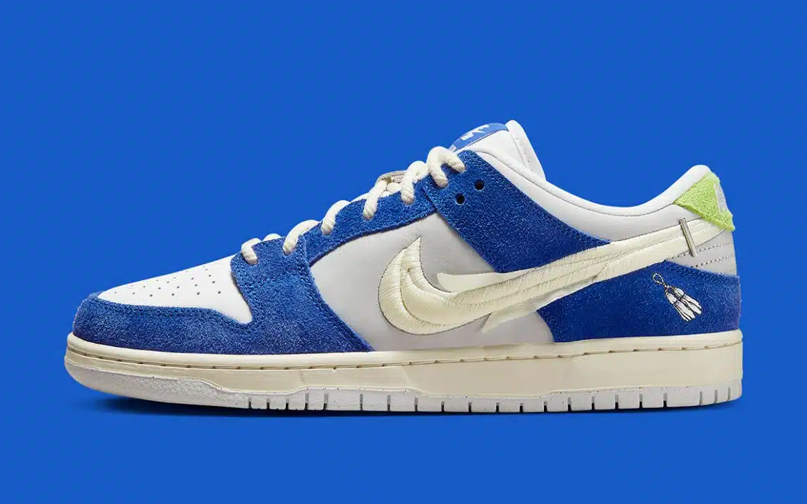 Fly Streetwear x Nike SB Dunk Low - DQ5130-400