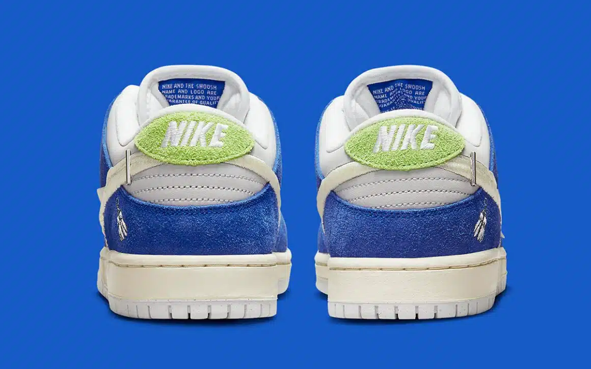 Fly Streetwear x Nike SB Dunk Low - DQ5130-400