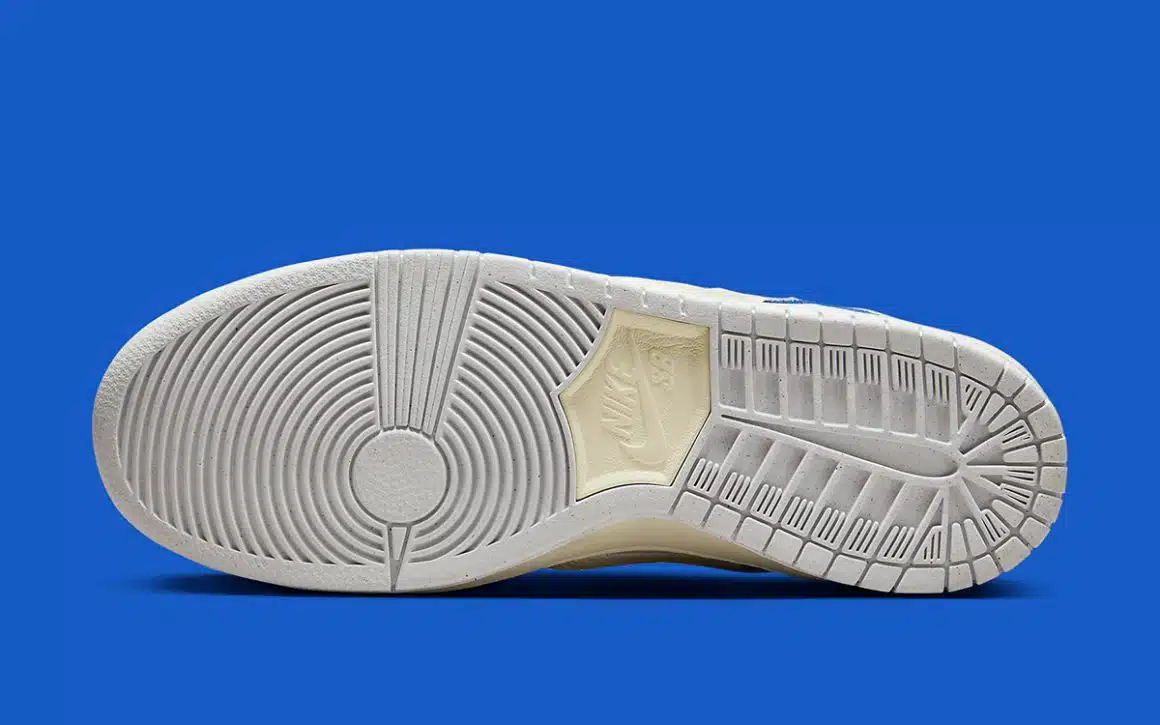 Fly Streetwear x Nike SB Dunk Low - DQ5130-400