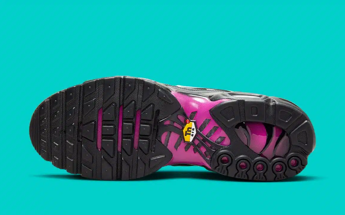 Nike Air Max Plus ‘’Black/Pink’’ - FJ5481-010