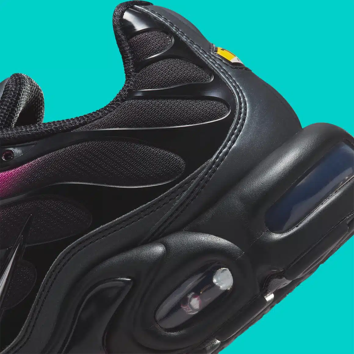 Nike Air Max Plus ‘’Black/Pink’’ - FJ5481-010