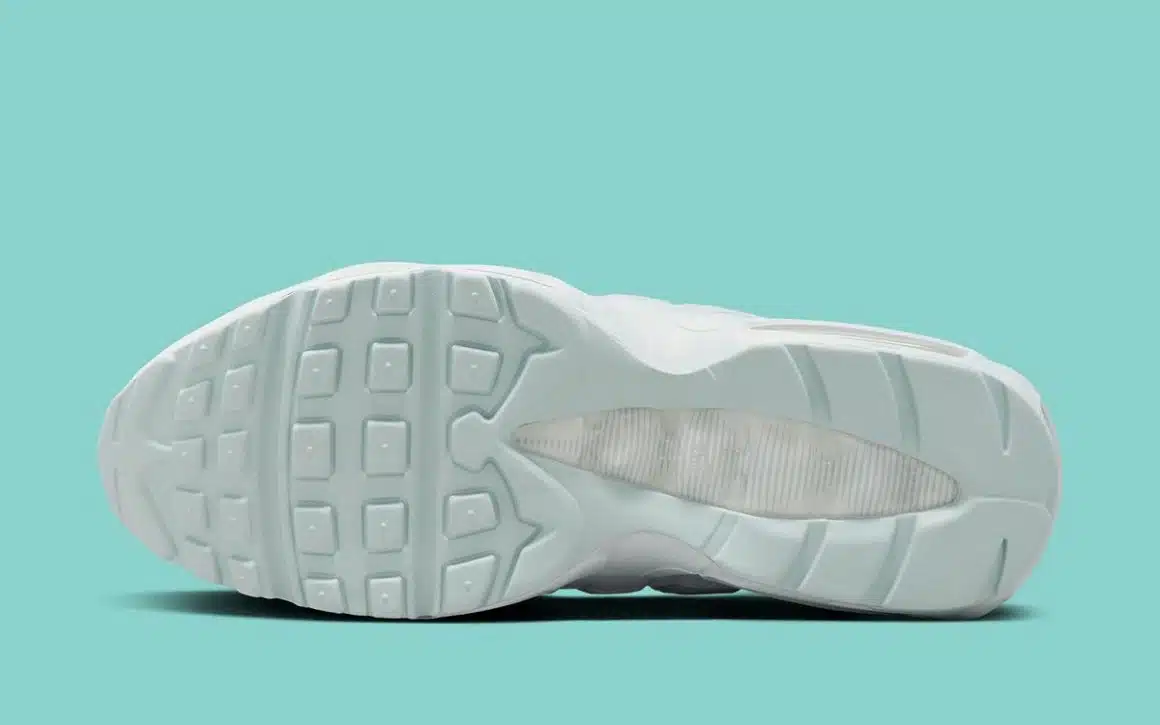 Nike Air Max 95 ‘’White and Pure Platinum’’ - FN7273-100