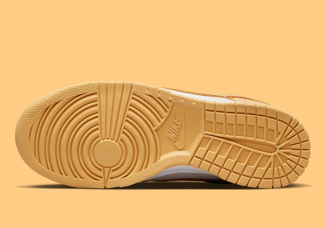 Nike Dunk Low WMNS ‘’Gold Suede’’ - DV7411-200
