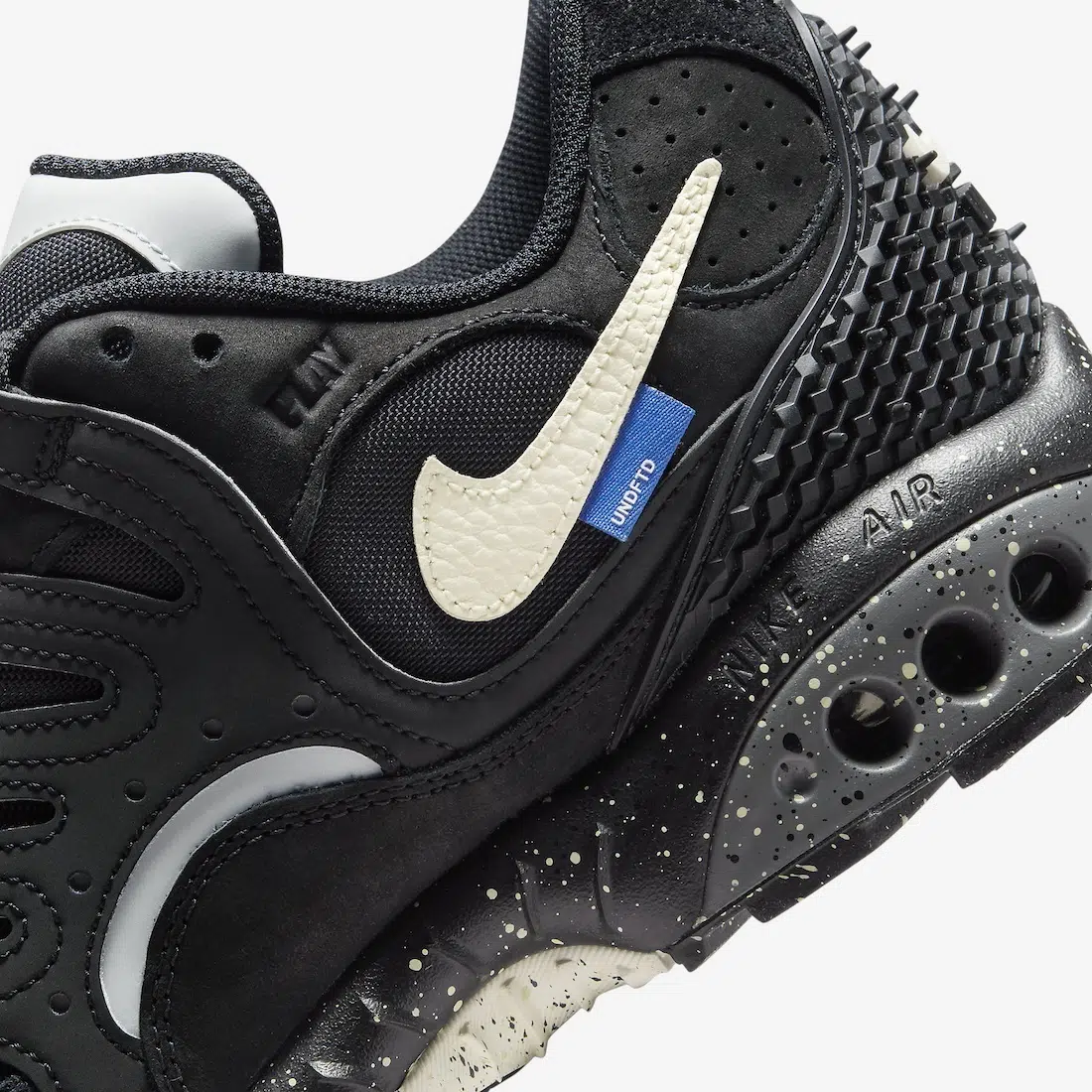 UNDEFEATED x Nike Air Terra Humara ‘’Black’’ - FN7546-002