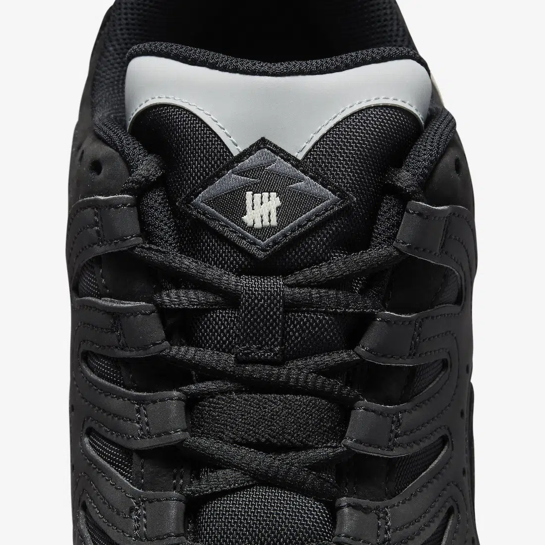 UNDEFEATED x Nike Air Terra Humara ‘’Black’’ - FN7546-002