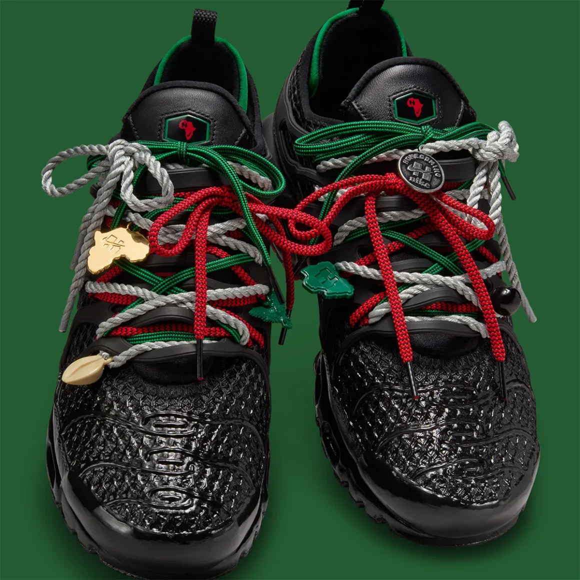 Homecoming x Nike Air Max Plus Tn &lsquo;&rsquo;Black and University Red&rsquo;&rsquo; - IM4960-001