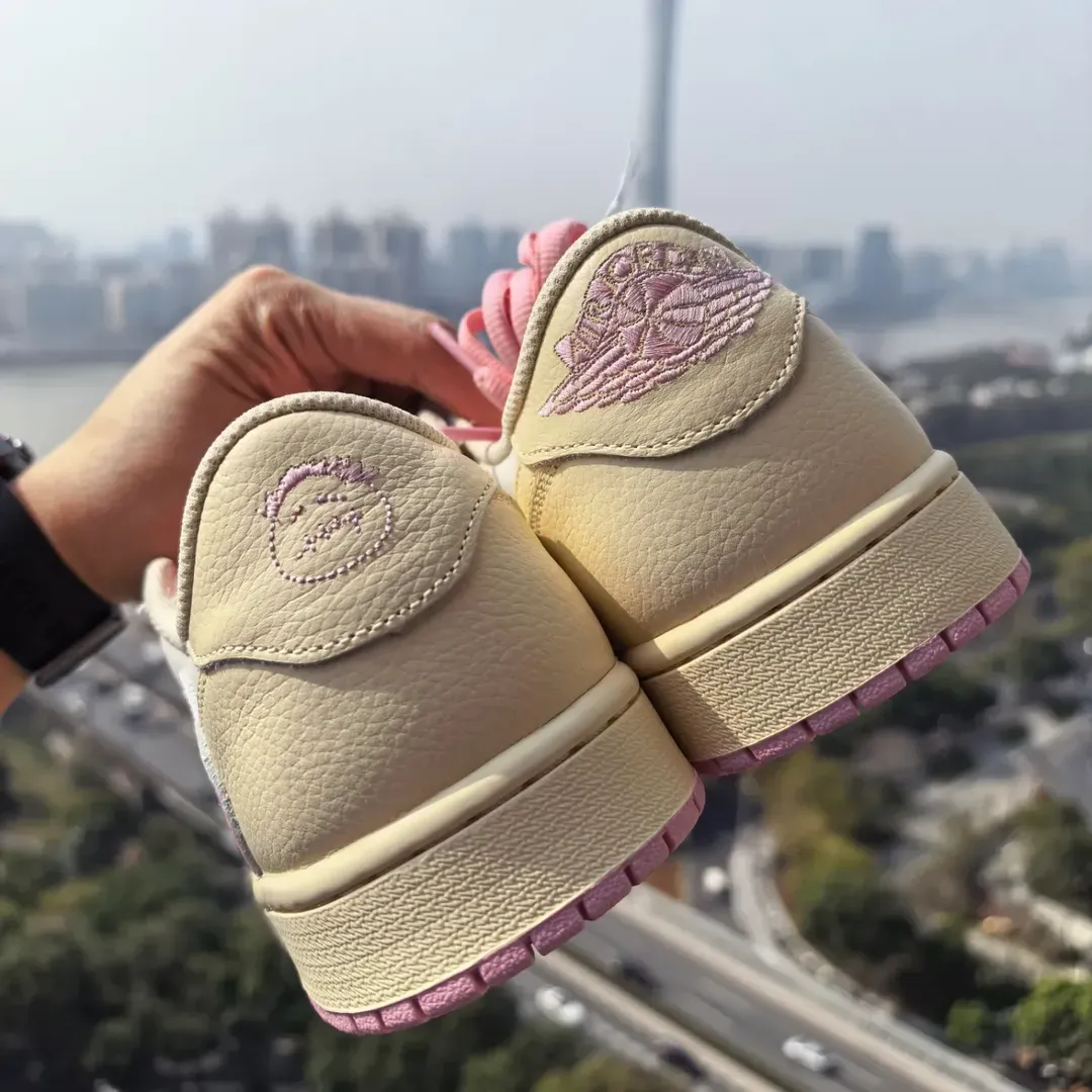 Travis Scott x Air Jordan 1 Retro Low OG SP &lsquo;&rsquo;Shy Pink&rsquo;&rsquo; - IQ7604-100
