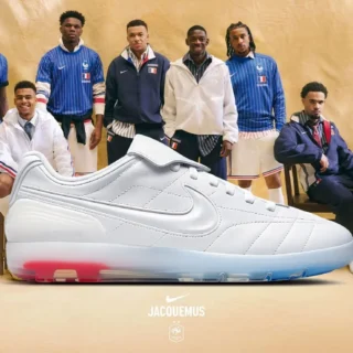 JACQUEMUS x Nike Cryoshot Tiempo R10 ‘’Team France’’ - IO0619-100