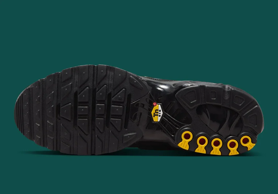 Nike Air Max Plus Tn ‘’Oil Slick’’ - IH7960-001
