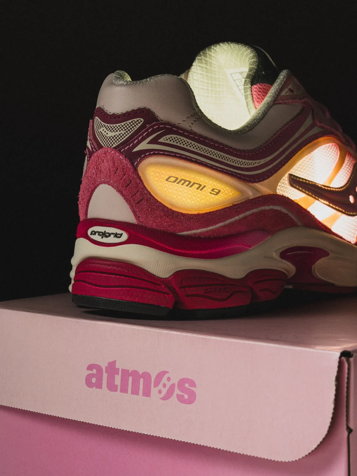 atmos x Saucony ProGrid Omni 9 ‘’Pink Flamingo’’