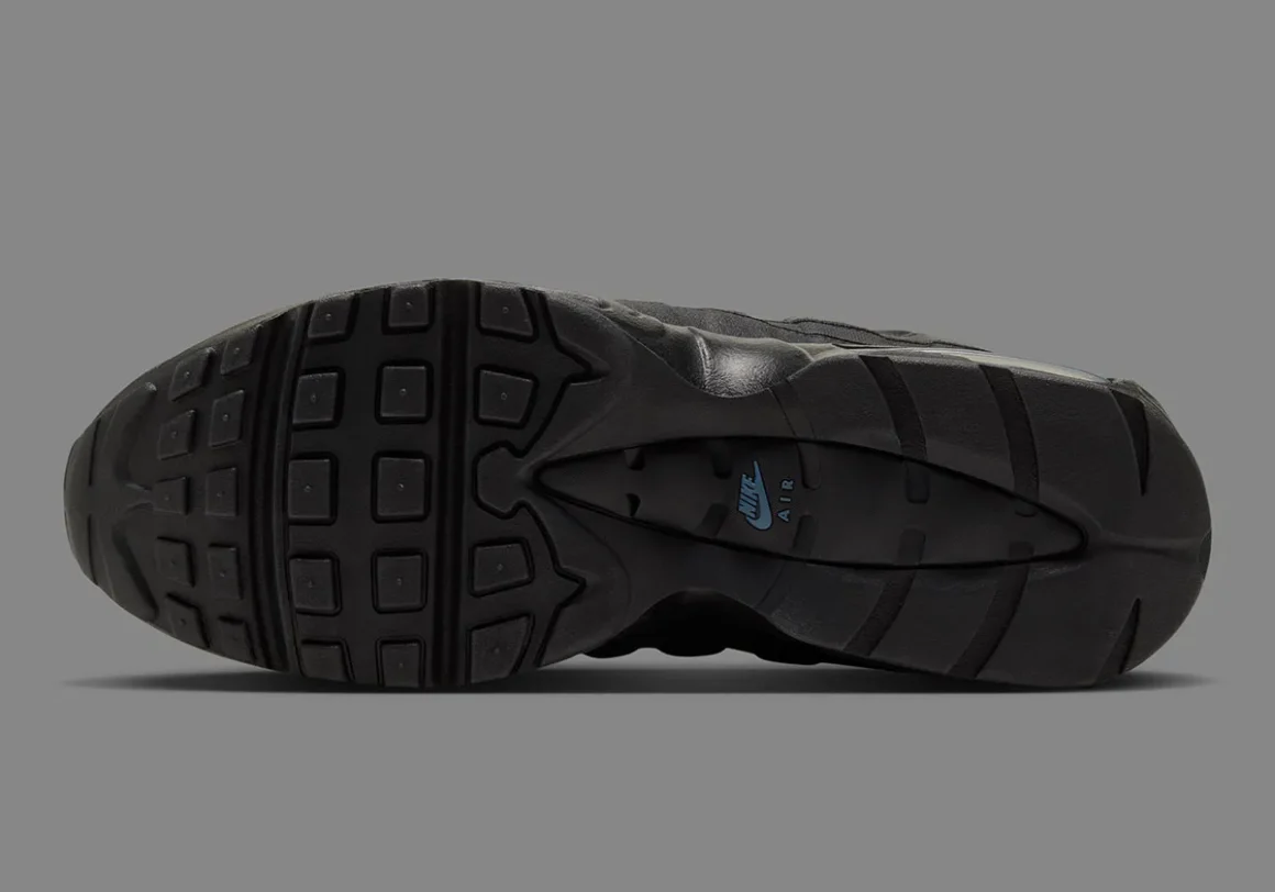 nike-air-max-95-big-bubble-gore-tex-triple-black-IO1877-002-01