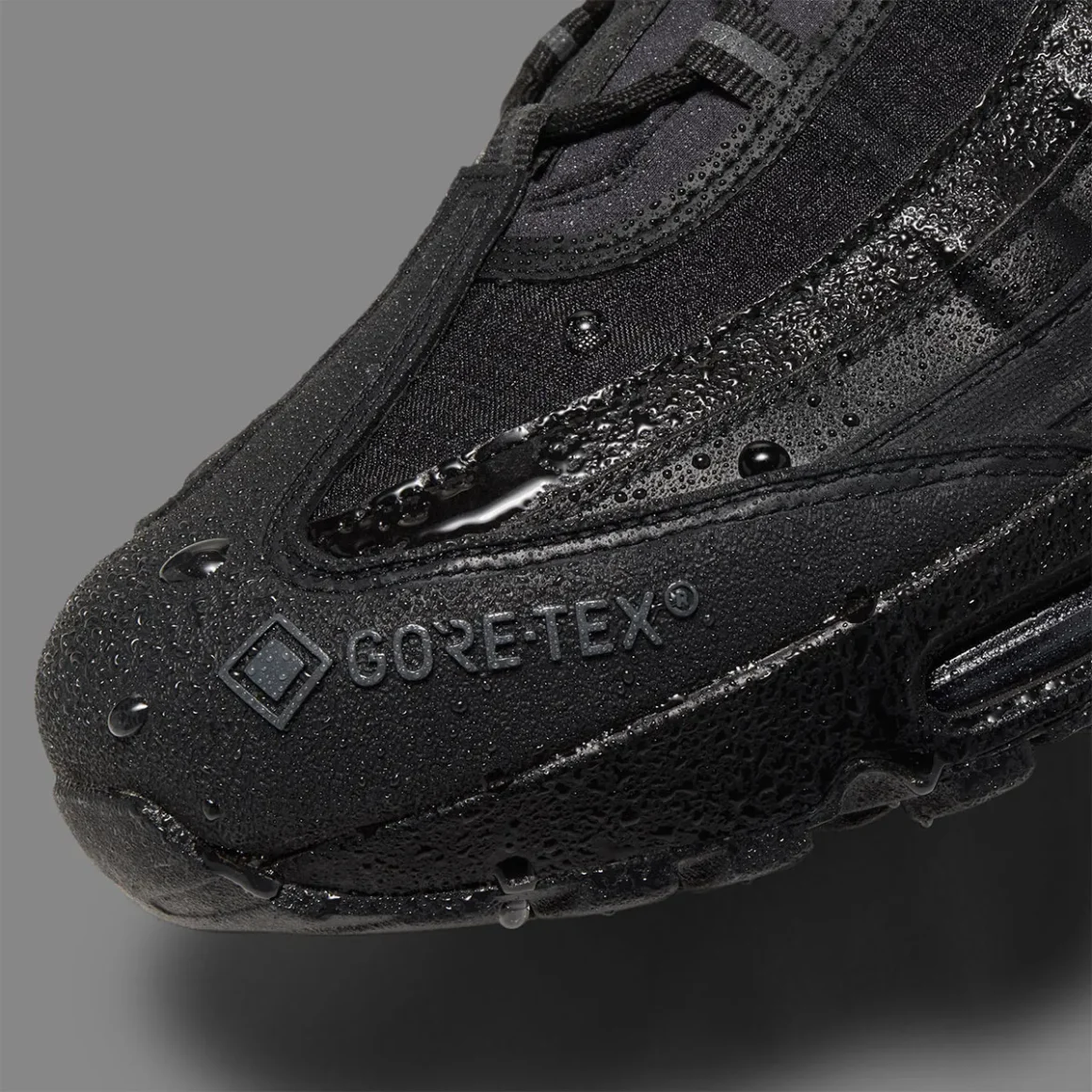 nike-air-max-95-big-bubble-gore-tex-triple-black-IO1877-002-01